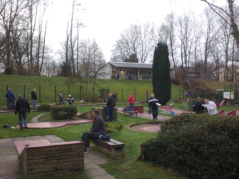 Mehr über den Artikel erfahren 10. Winterpokal-Spieltag in Wanne-Eickel: Minigolfer zeigen ihr Können!