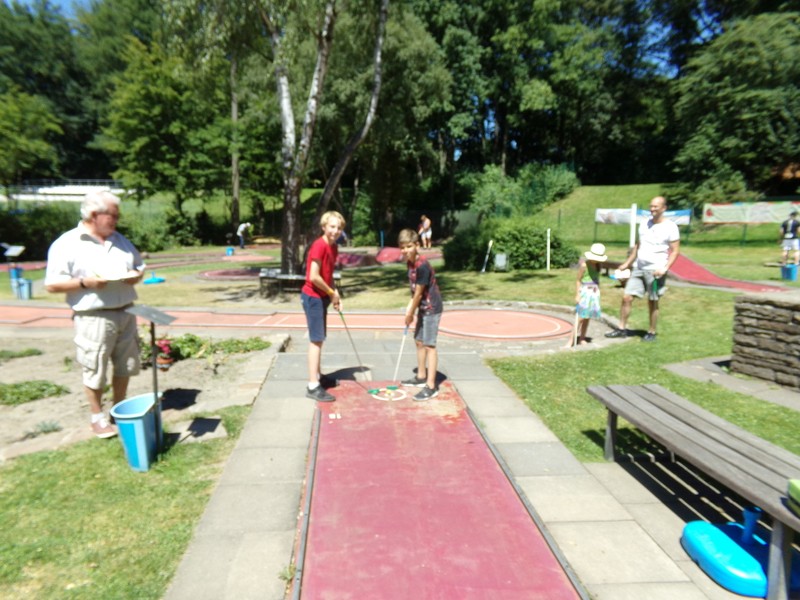 Mehr über den Artikel erfahren Wanne-Eickel: Viele Teilnehmer beim Minigolf Family Event!