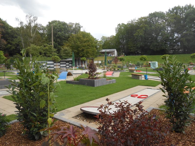 Mehr über den Artikel erfahren Wiedereröffnung der Miniaturgolfanlage in Wanne