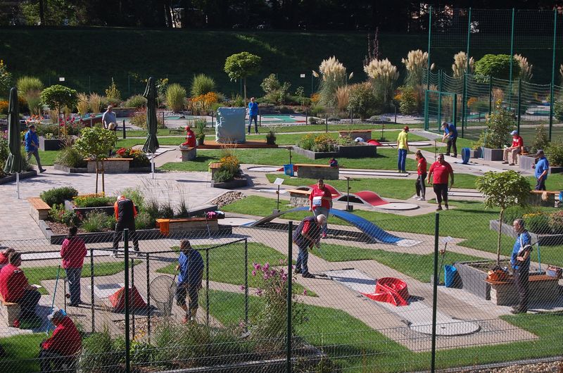 Mehr über den Artikel erfahren Eröffnungsturnier der Miniaturgolfanlage in Wanne-Eickel