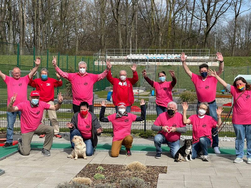 Mehr über den Artikel erfahren Minigolfclub RW Wanne-Eickel nimmt an der Aktion ‚Pink gegen Rassismus‘ teil